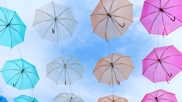 「雨の降りはじめの香り」の香水がある？梅雨前にハイセンスな言葉を覚えておこう！
